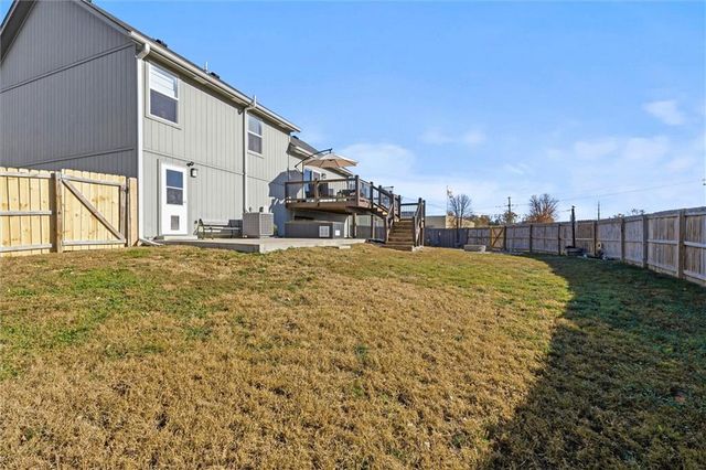 860 River Drive, Edwardsville, KS 66111