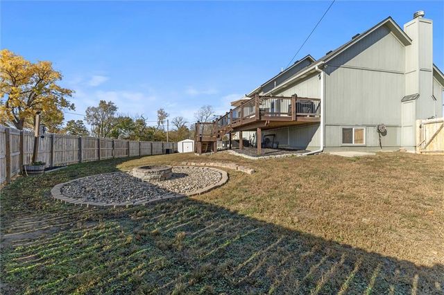 860 River Drive, Edwardsville, KS 66111