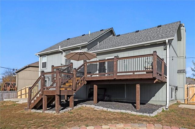 860 River Drive, Edwardsville, KS 66111