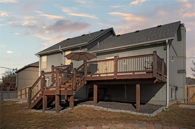 860 River Drive, Edwardsville, KS 66111