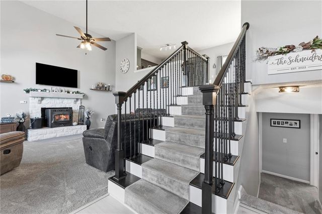 860 River Drive, Edwardsville, KS 66111