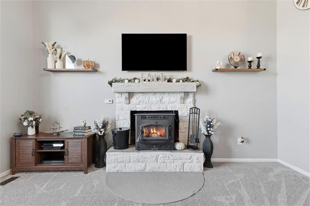 860 River Drive, Edwardsville, KS 66111