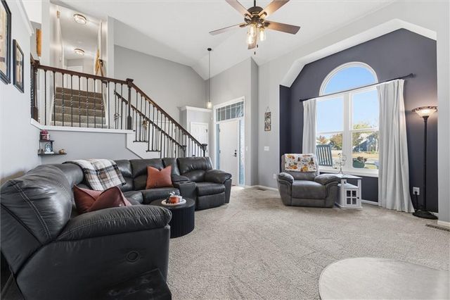 860 River Drive, Edwardsville, KS 66111