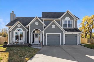 860 River Drive, Edwardsville, KS 66111