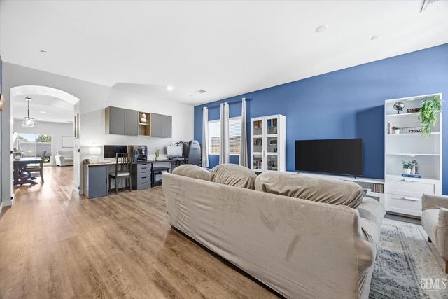 12513 Lautner Drive, Bakersfield, CA 93311