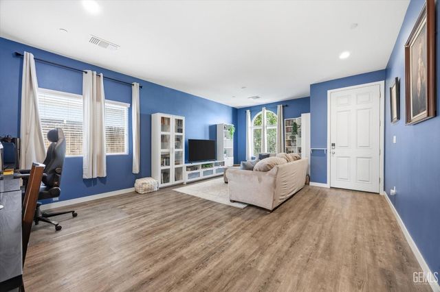 12513 Lautner Drive, Bakersfield, CA 93311
