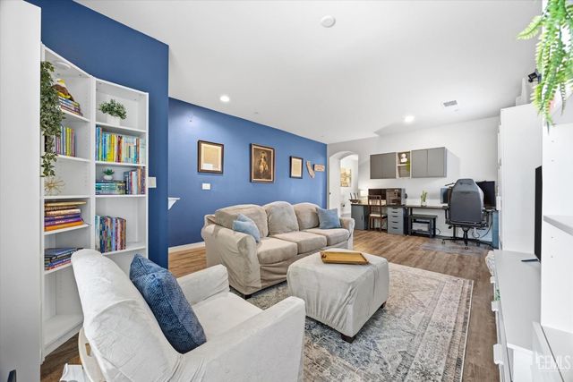 12513 Lautner Drive, Bakersfield, CA 93311