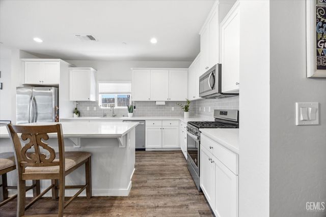 12513 Lautner Drive, Bakersfield, CA 93311