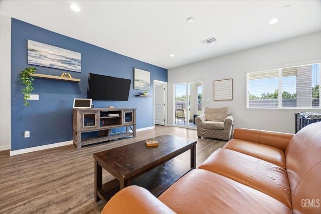 12513 Lautner Drive, Bakersfield, CA 93311