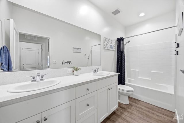 12513 Lautner Drive, Bakersfield, CA 93311