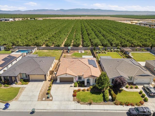 12513 Lautner Drive, Bakersfield, CA 93311
