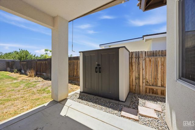 12513 Lautner Drive, Bakersfield, CA 93311