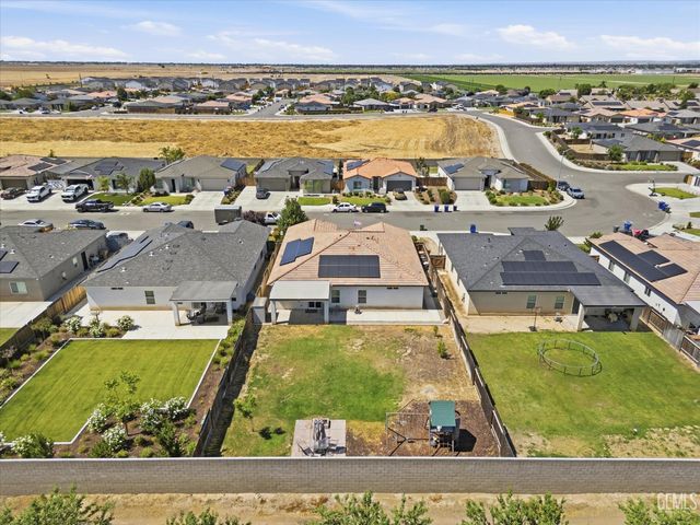 12513 Lautner Drive, Bakersfield, CA 93311