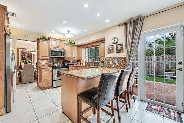 4957 SW 94th Terrace, Cooper City, FL 33328