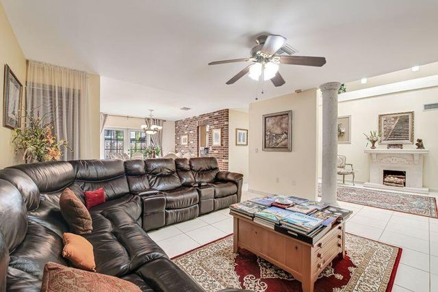 4957 SW 94th Terrace, Cooper City, FL 33328