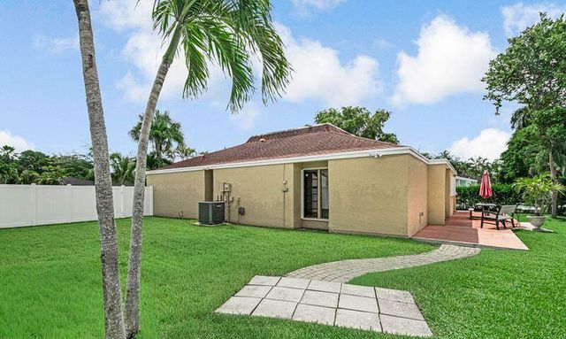 4957 SW 94th Terrace, Cooper City, FL 33328