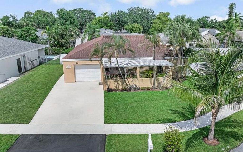 4957 SW 94th Terrace, Cooper City, FL 33328