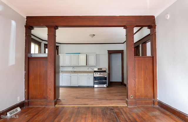 57 N Brandywine Avenue, Schenectady, NY 12307