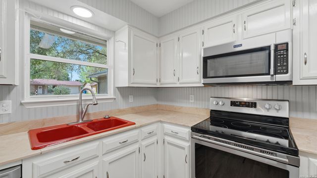 938 LAZY TRL, New Braunfels, TX 78130
