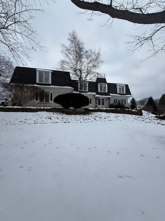 71 Watergate Drive, South Barrington, IL 60010