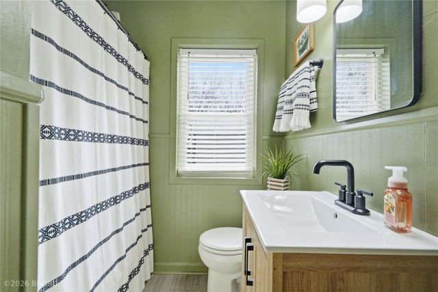 1617 Guthrie Avenue, Des Moines, IA 50316