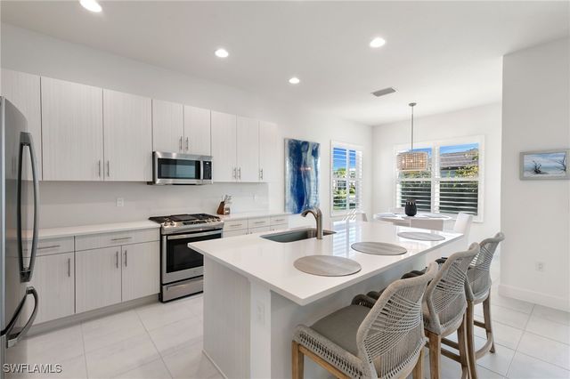 12372 Dahlia CT, Naples, FL 34120