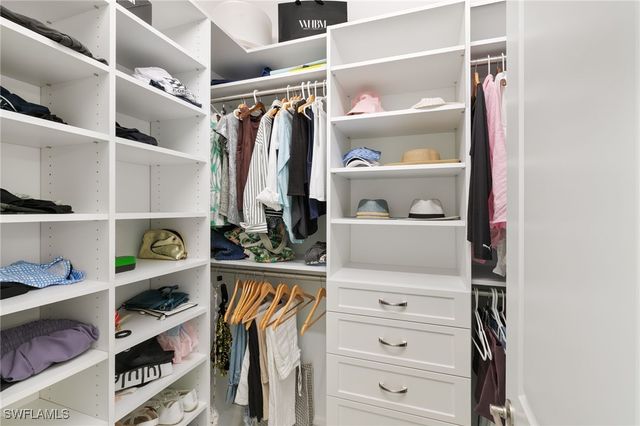 12372 Dahlia CT, Naples, FL 34120