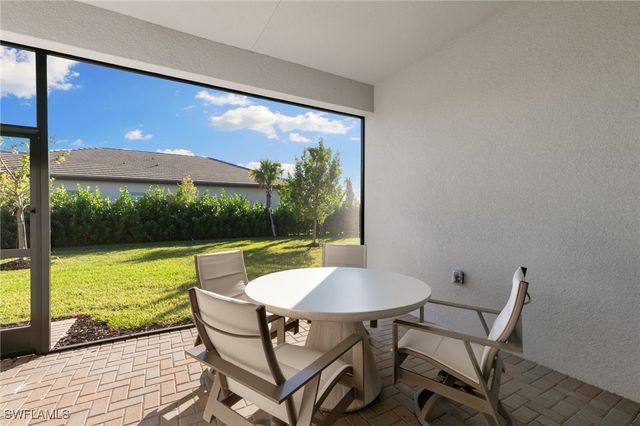 12372 Dahlia CT, Naples, FL 34120