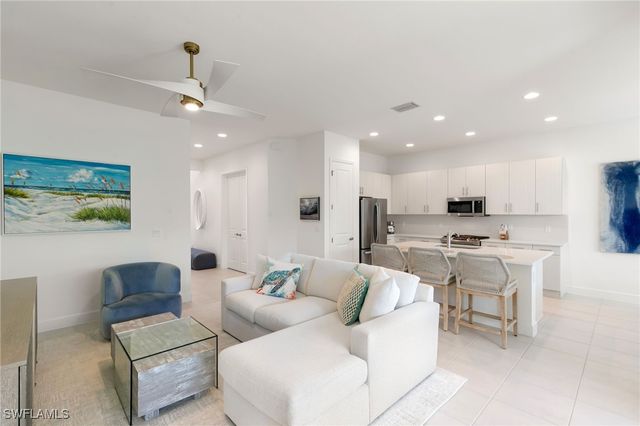 12372 Dahlia CT, Naples, FL 34120