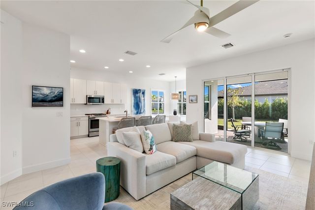 12372 Dahlia CT, Naples, FL 34120