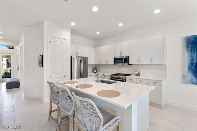 12372 Dahlia CT, Naples, FL 34120