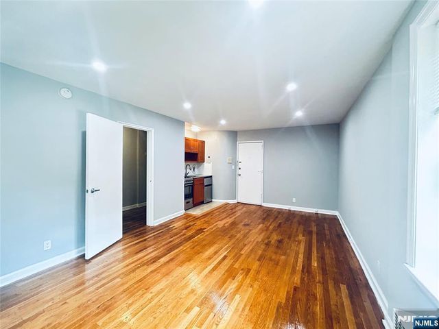 320 Claremont Avenue A14, Montclair, NJ 07042