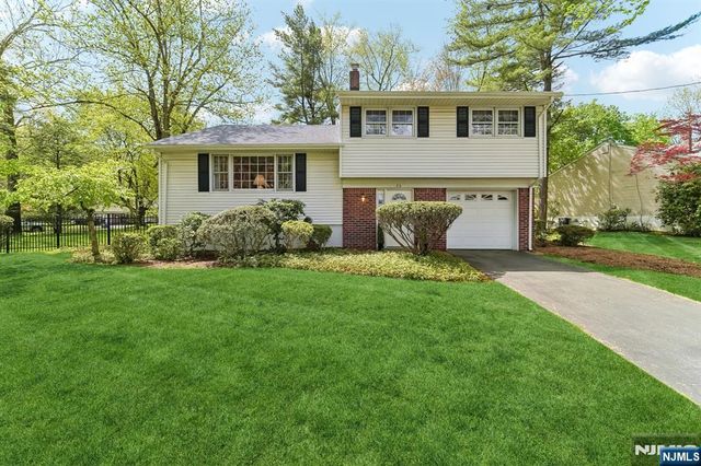 26 Burns Place, Cresskill, NJ 07626