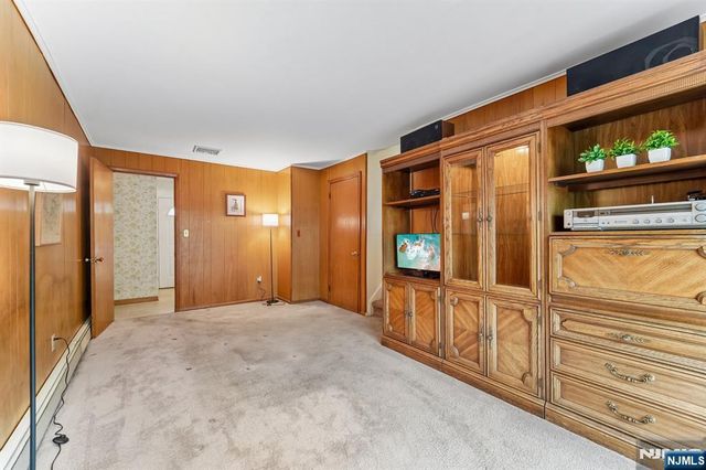 26 Burns Place, Cresskill, NJ 07626