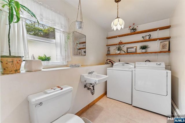 26 Burns Place, Cresskill, NJ 07626