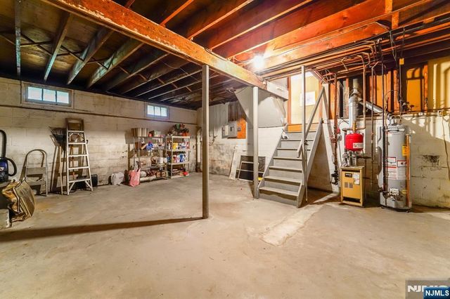 26 Burns Place, Cresskill, NJ 07626