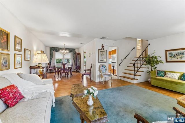 26 Burns Place, Cresskill, NJ 07626