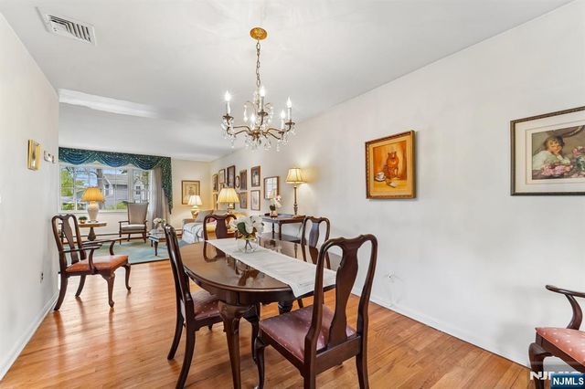 26 Burns Place, Cresskill, NJ 07626