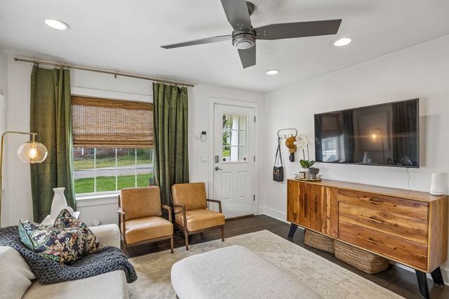 1015 Iverson Ave, Nashville, TN 37216