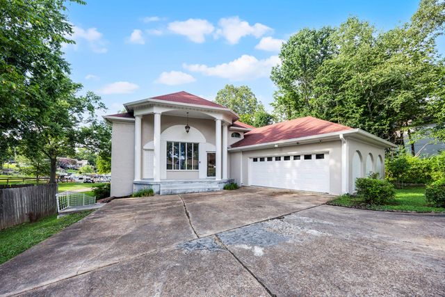 9606 BLUE SPRUCE DR, Lakeland, TN 38002