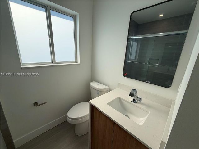 1045 SW 8th Ave 1045, Miami, FL 33130