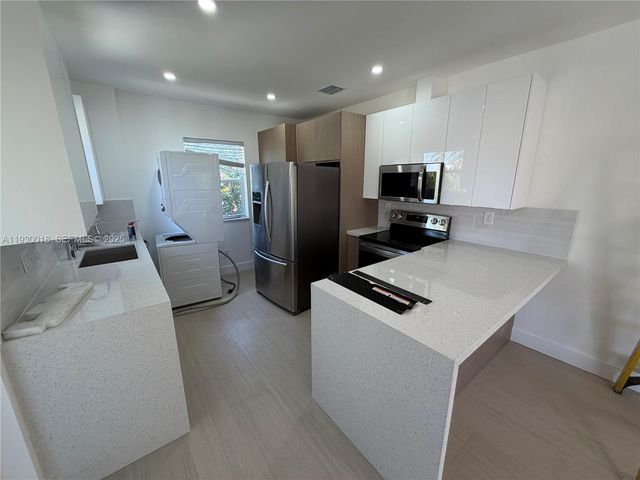 1045 SW 8th Ave 1045, Miami, FL 33130