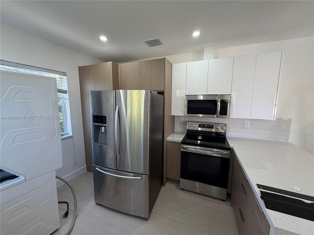 1045 SW 8th Ave 1045, Miami, FL 33130