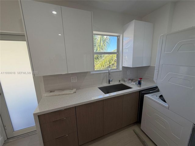 1045 SW 8th Ave 1045, Miami, FL 33130