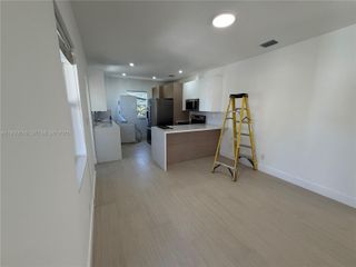 1045 SW 8th Ave 1045, Miami, FL 33130