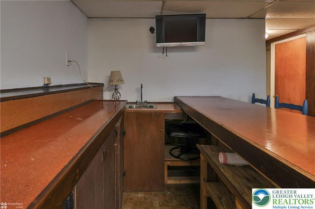 305 Carbon Street, Palmer Twp, PA 18045