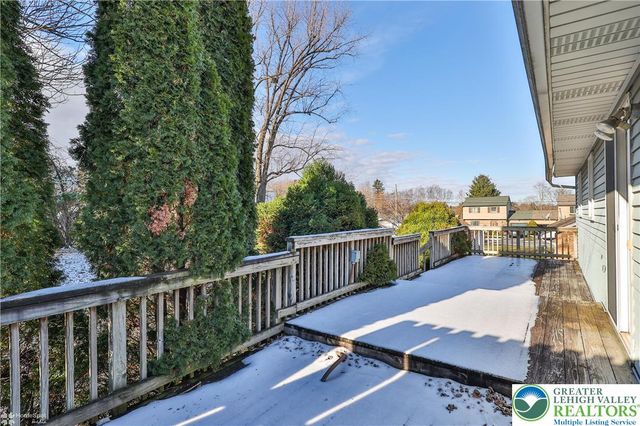 305 Carbon Street, Palmer Twp, PA 18045