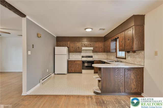 305 Carbon Street, Palmer Twp, PA 18045