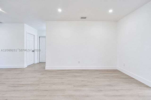 40 SE 3rd Ter, Dania Beach, FL 33004