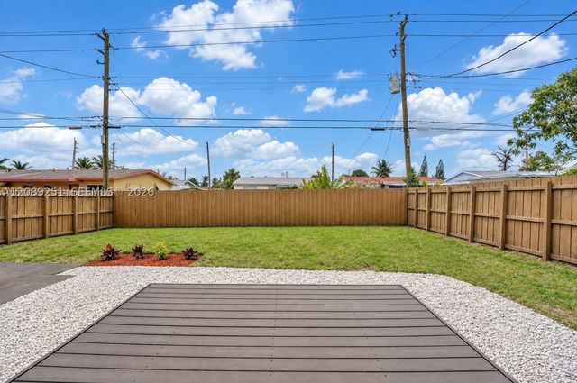 40 SE 3rd Ter, Dania Beach, FL 33004